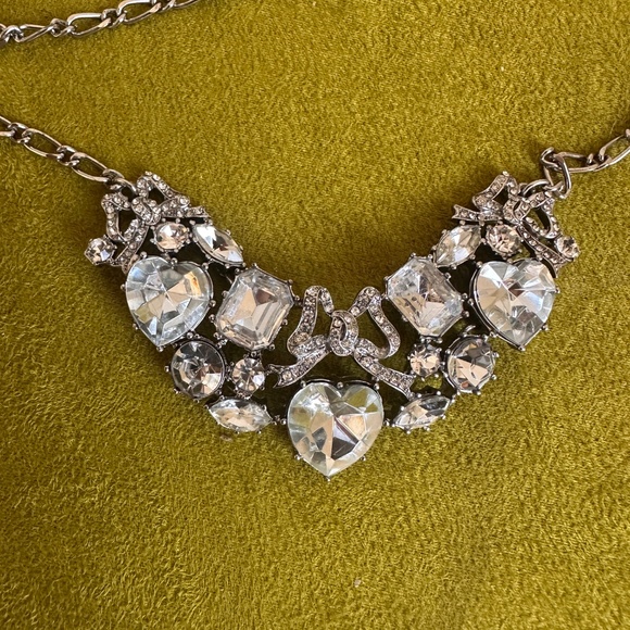 Betsey Johnson Hearts Rhinestone Bib Necklace Signed Hollywood Romance Glamour - Picture 6 of 11